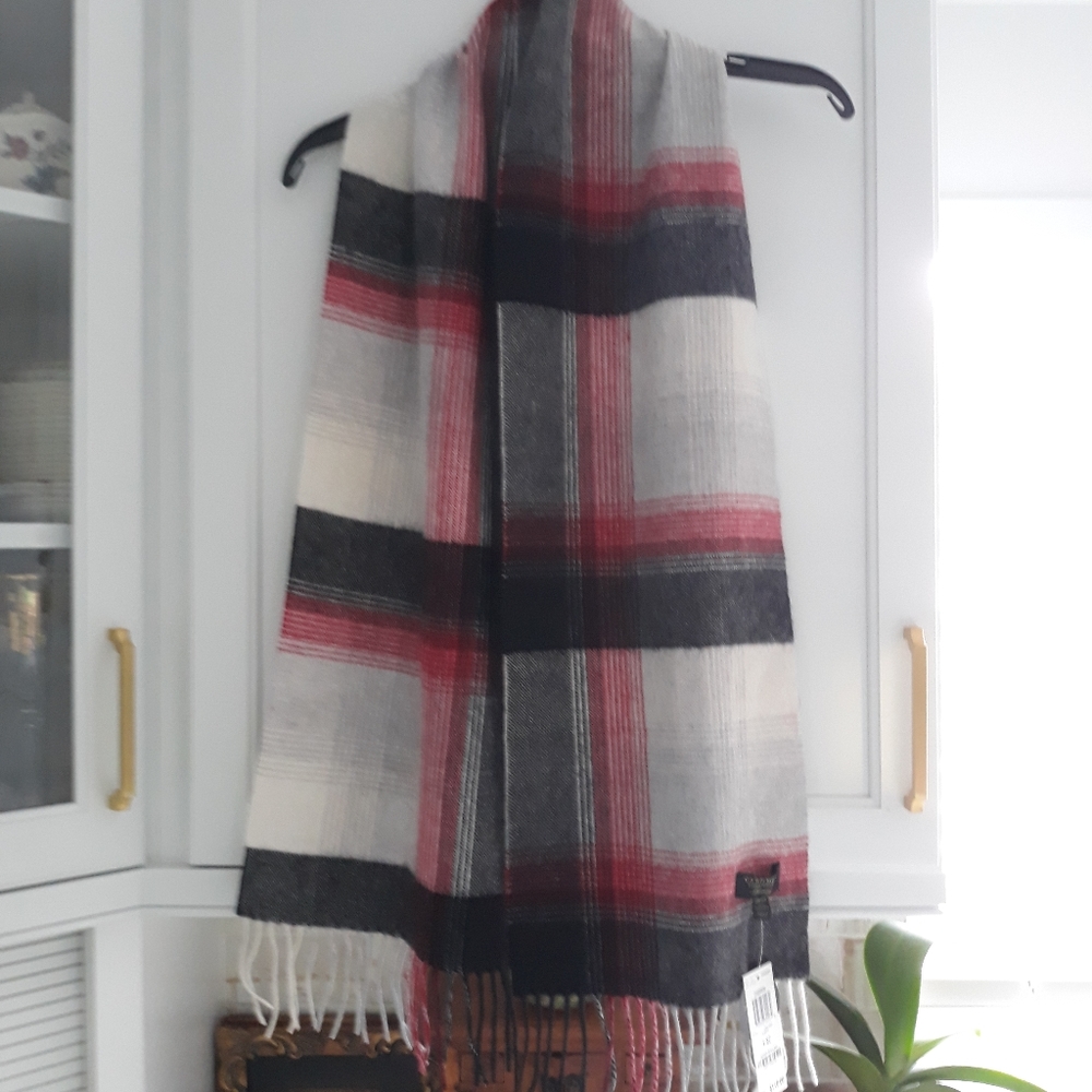 NWT cashmere scarf
